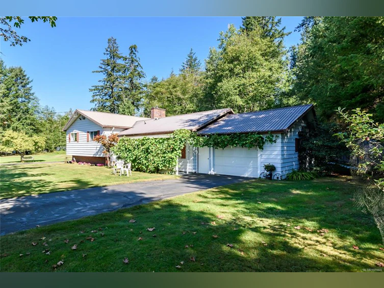 7602 N Island Highway, Black Creek, BC, V9J 1G3