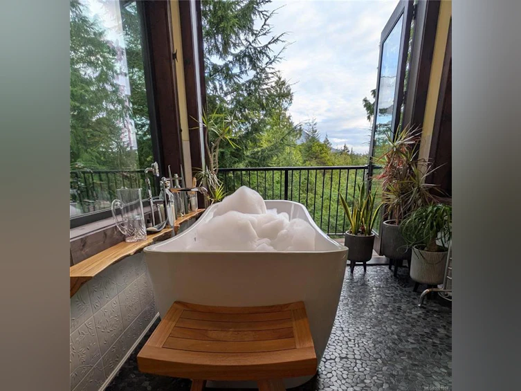 1708 Rainforest Lane, Ucluelet, BC, V0R 3A0 - 8
