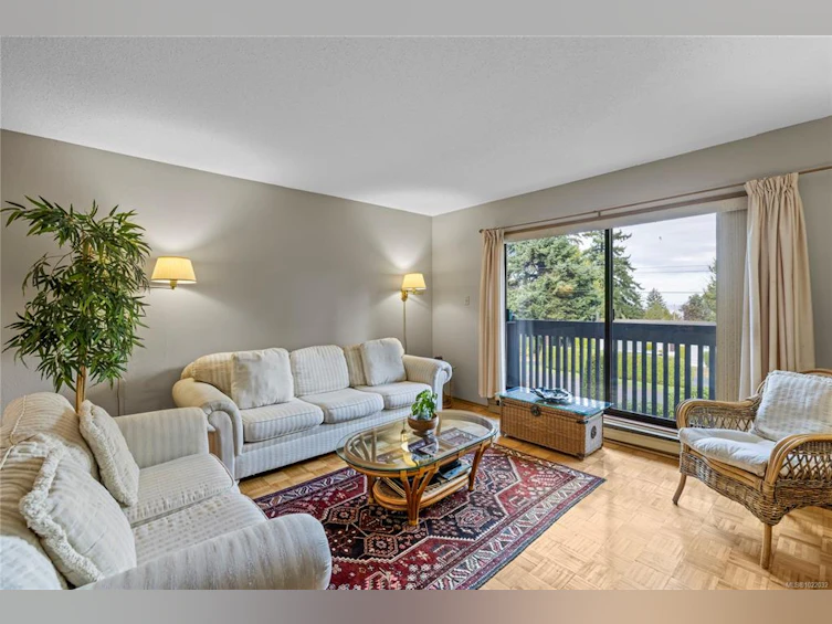 202-130 E Sunningdale Road, Qualicum Beach, BC, V9K 1P6 - 2