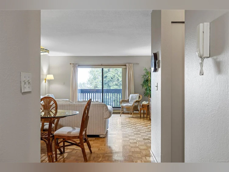 202-130 E Sunningdale Road, Qualicum Beach, BC, V9K 1P6 - 10
