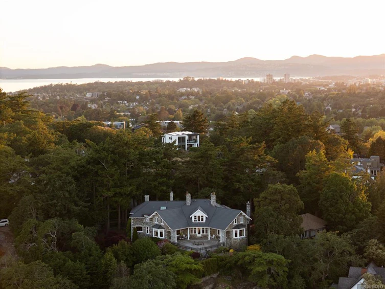 305 Denison Road, Oak Bay, BC, V8S 4K2 - 88