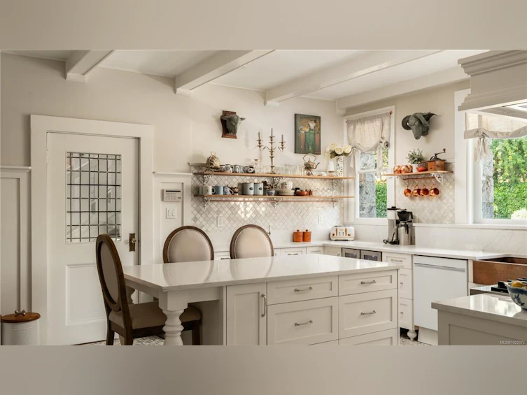 305 Denison Road, Oak Bay, BC, V8S 4K2 - 35