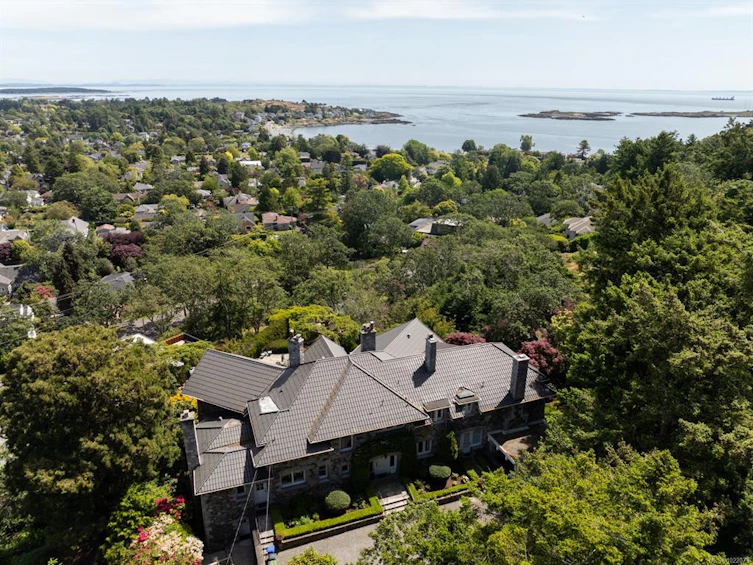 305 Denison Road, Oak Bay, BC, V8S 4K2 - 4