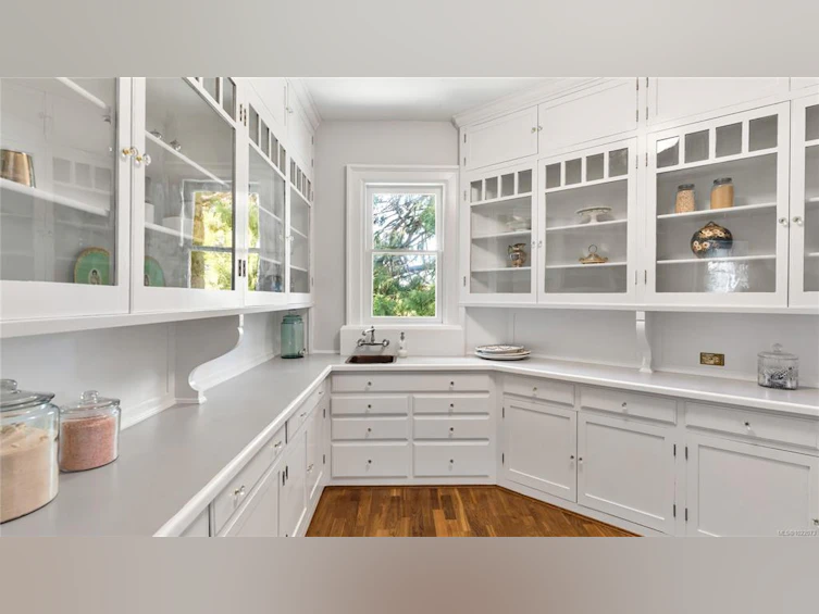 305 Denison Road, Oak Bay, BC, V8S 4K2 - 41
