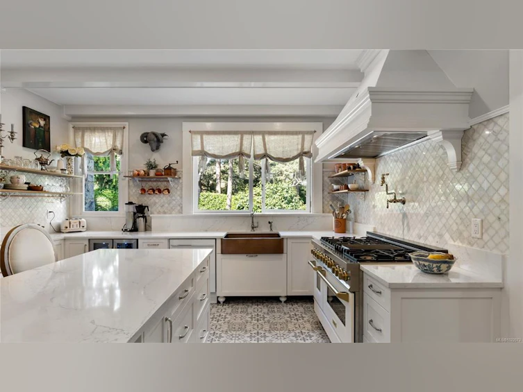 305 Denison Road, Oak Bay, BC, V8S 4K2 - 36