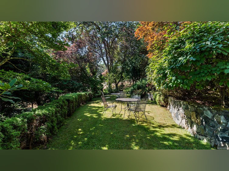 305 Denison Road, Oak Bay, BC, V8S 4K2 - 73
