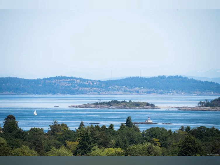 305 Denison Road, Oak Bay, BC, V8S 4K2 - 7