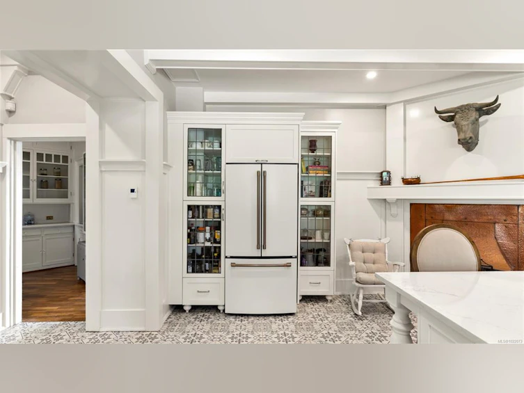 305 Denison Road, Oak Bay, BC, V8S 4K2 - 38