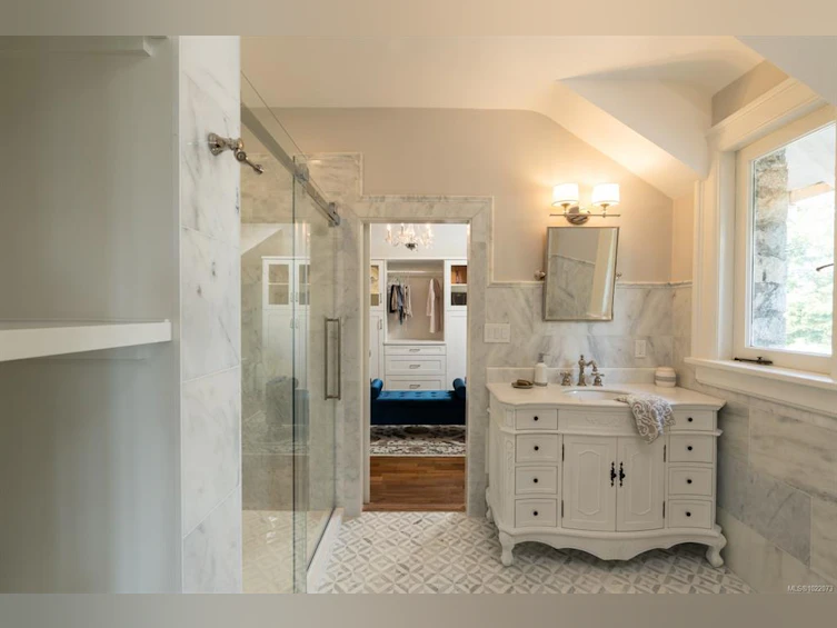 305 Denison Road, Oak Bay, BC, V8S 4K2 - 53