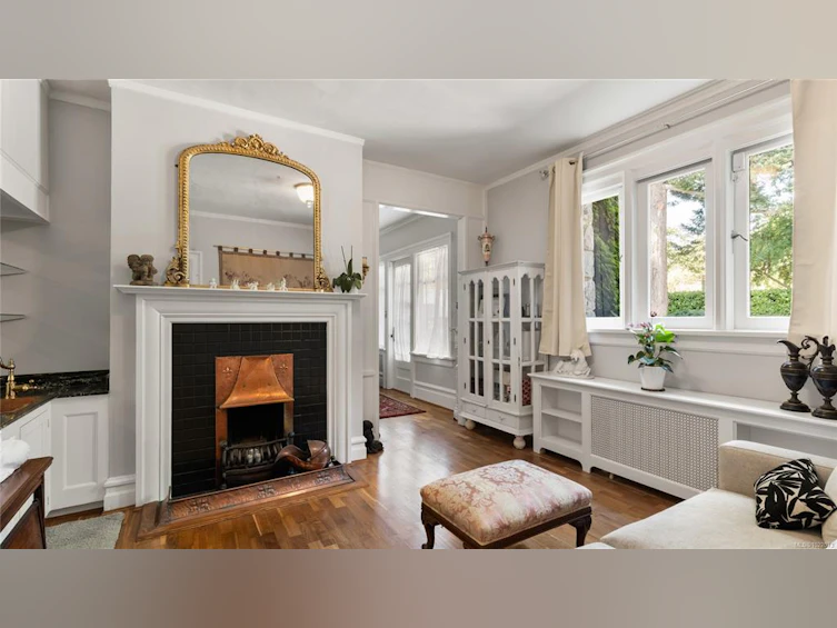 305 Denison Road, Oak Bay, BC, V8S 4K2 - 43