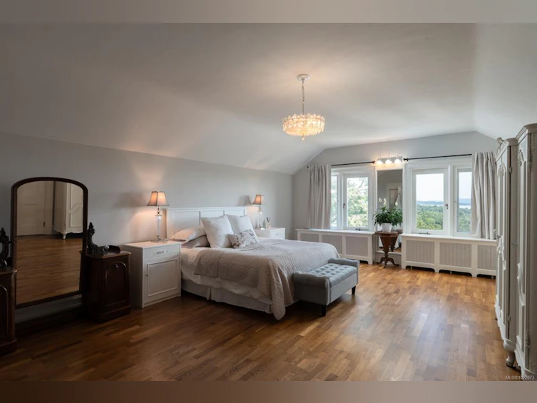 305 Denison Road, Oak Bay, BC, V8S 4K2 - 55