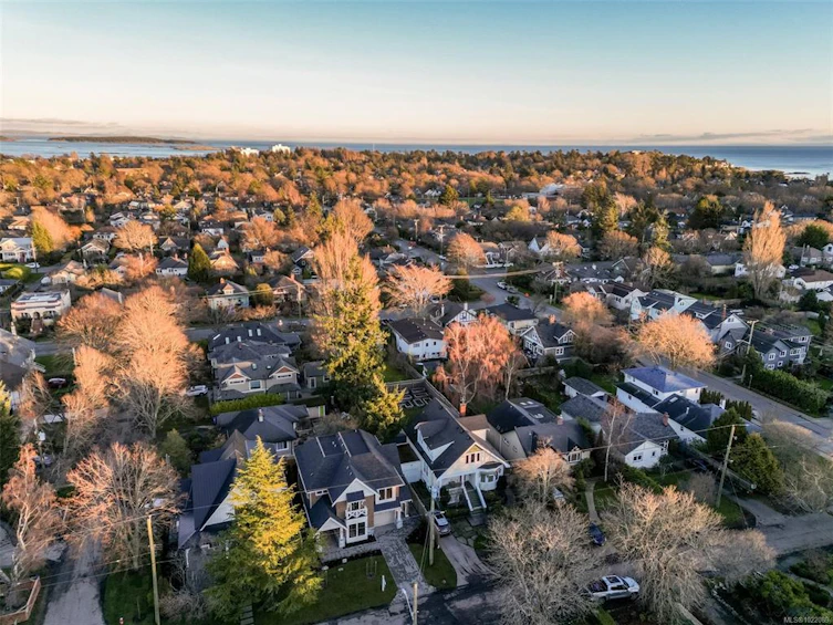 1039 Falkland Road, Oak Bay, BC, V8S 4M3 - 80