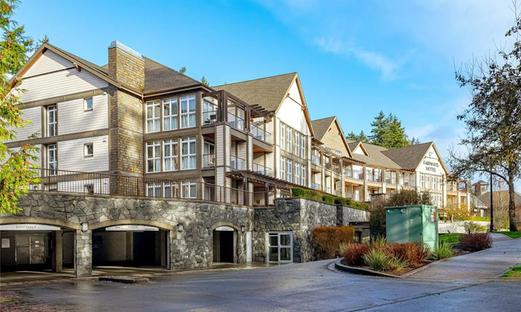 113/115B-1376 Lynburne Place