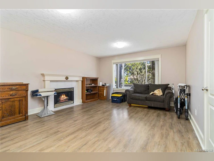 6260 Elaine Way, Central Saanich, BC, V8Z 6A1 - 24