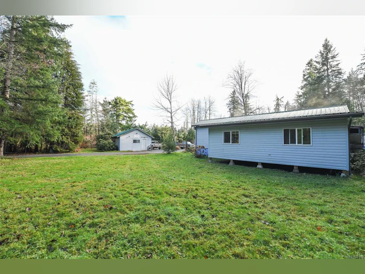 2795 Macaulay Road, Black Creek, BC, V9J 1B9 - 2