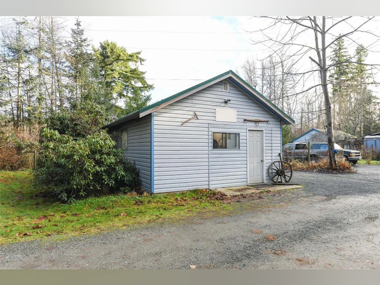 2795 Macaulay Road, Black Creek, BC, V9J 1B9 - 5