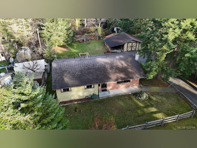 856 Reid Road, French Creek, BC, V9P 2E6 - 2