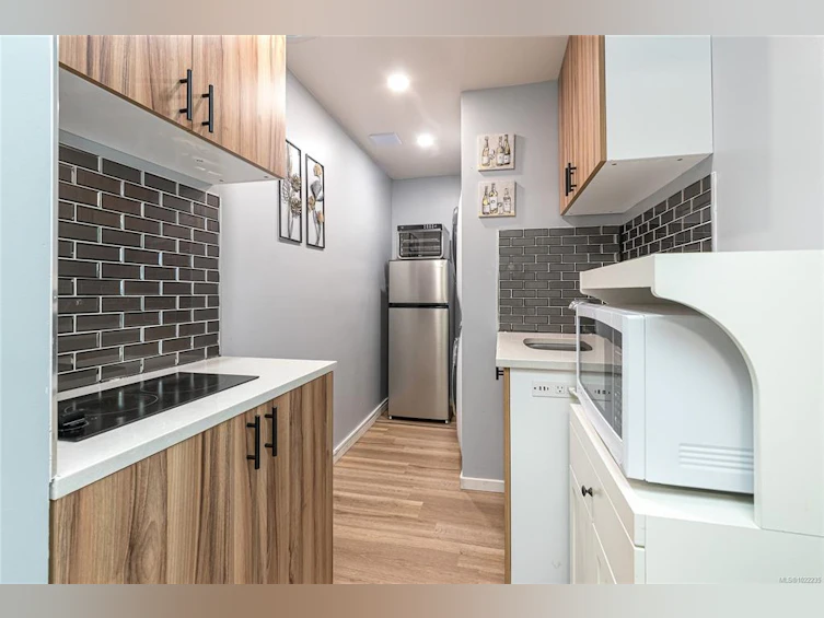999 Furber Road, Langford, BC, V9B 2T6 - 19