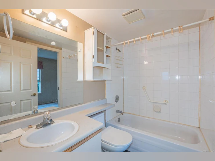 201-1055 Hillside Avenue, Victoria, BC, V8T 2A4 - 18