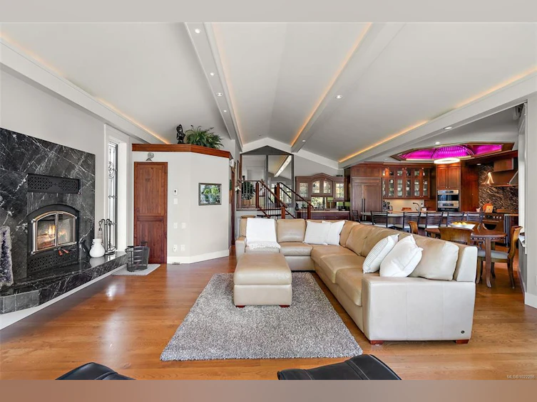 2751 Shoreline Drive, View Royal, BC, V9B 1M7 - 4