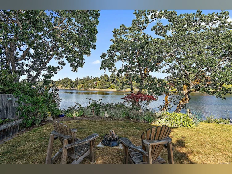 2751 Shoreline Drive, View Royal, BC, V9B 1M7 - 46