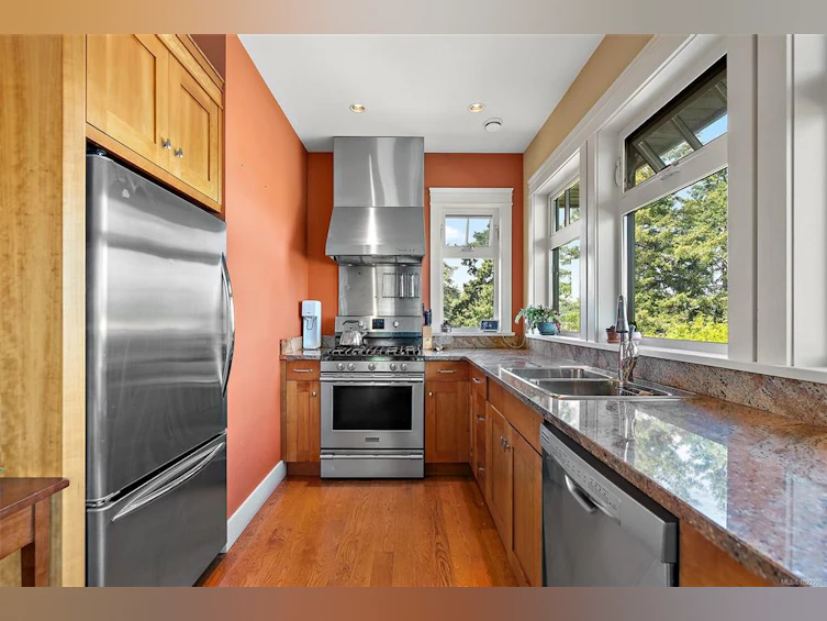 2751 Shoreline Drive, View Royal, BC, V9B 1M7 - 23