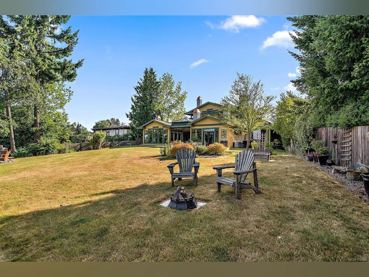 2751 Shoreline Drive, View Royal, BC, V9B 1M7 - 47