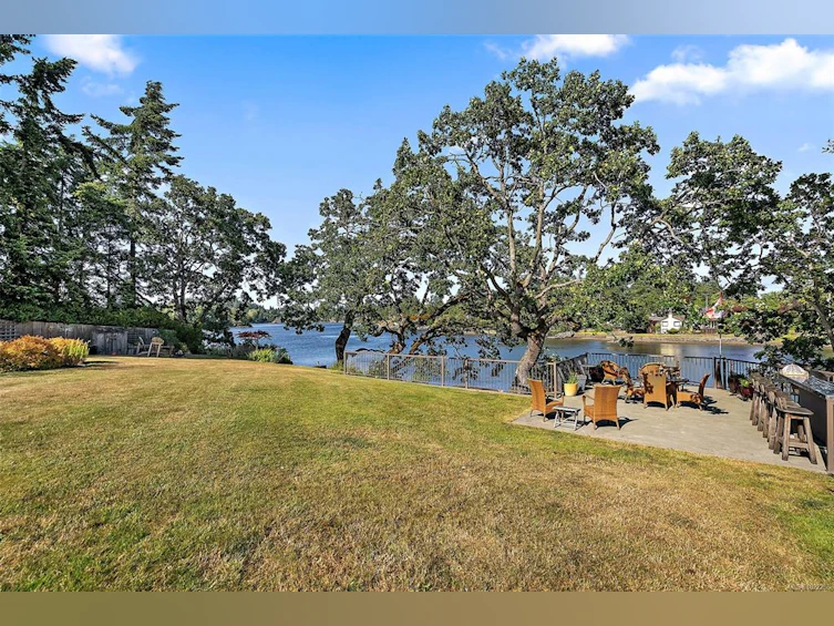 2751 Shoreline Drive, View Royal, BC, V9B 1M7 - 51