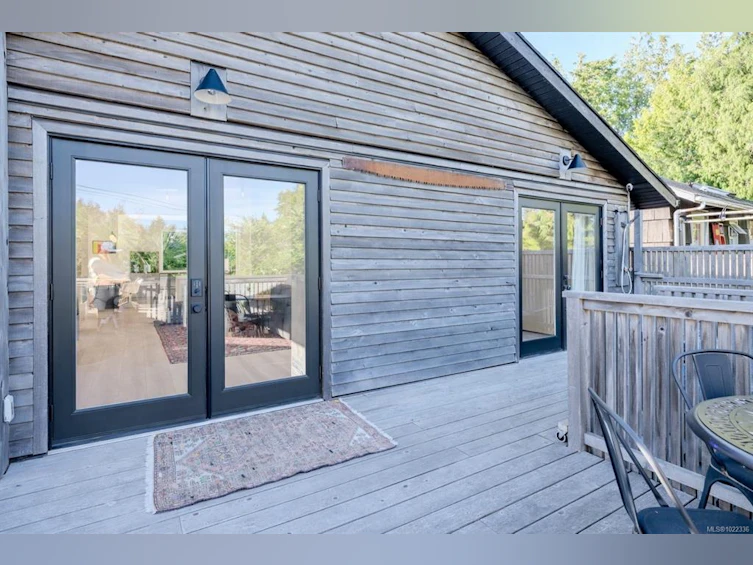 260 Neill Street, Tofino, BC, V0R 2Z0 - 9