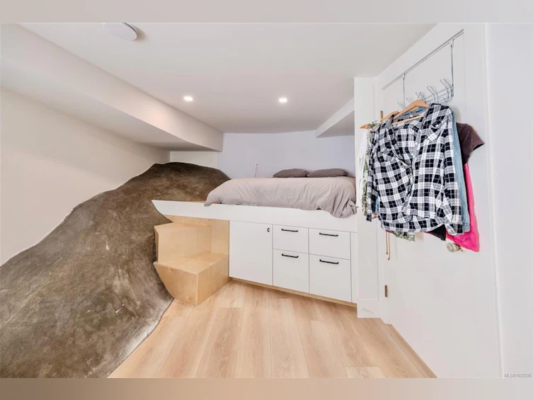260 Neill Street, Tofino, BC, V0R 2Z0 - 24