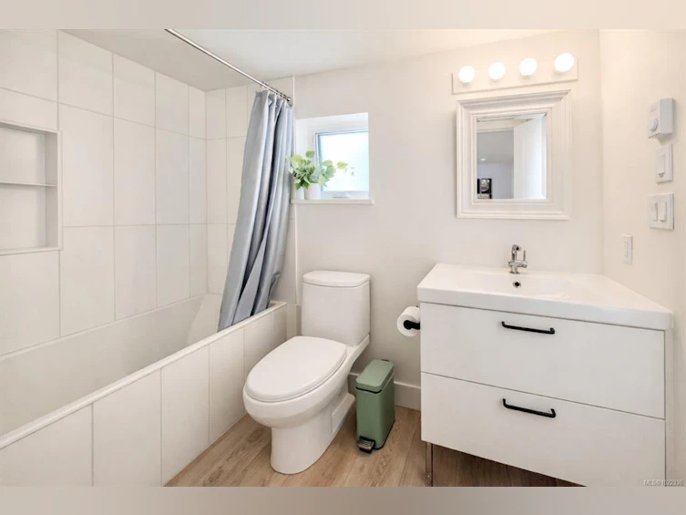 260 Neill Street, Tofino, BC, V0R 2Z0 - 26