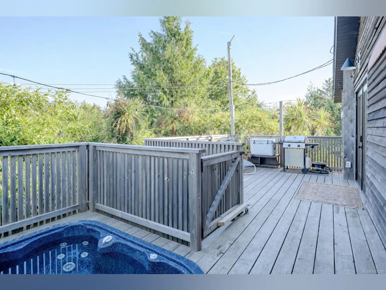 260 Neill Street, Tofino, BC, V0R 2Z0 - 10