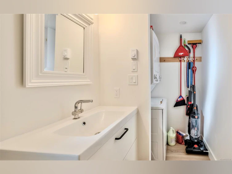 260 Neill Street, Tofino, BC, V0R 2Z0 - 25