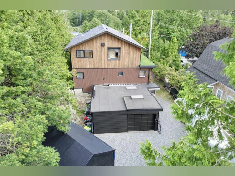260 Neill Street, Tofino, BC, V0R 2Z0 - 31
