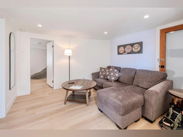 260 Neill Street, Tofino, BC, V0R 2Z0 - 23