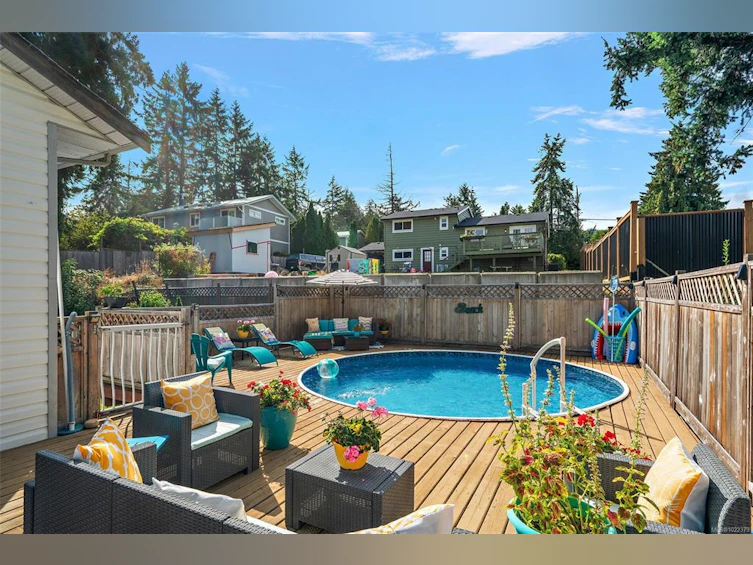 6877 Philip Road, Nanaimo, BC, V0R 2H0 - 2