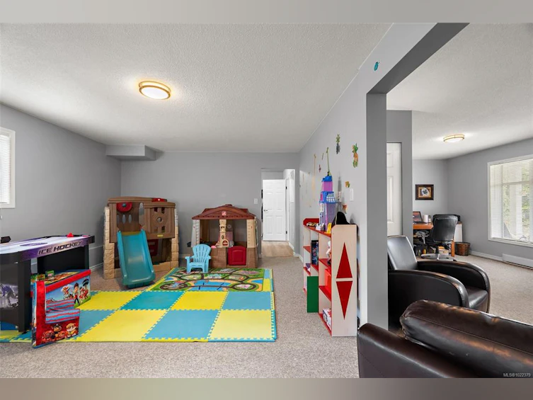 6877 Philip Road, Nanaimo, BC, V0R 2H0 - 16