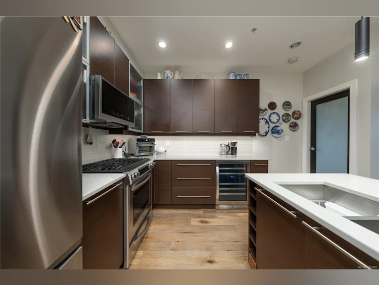203-2850 Aldwynd Road, Langford, BC, V9B 3S7 - 6