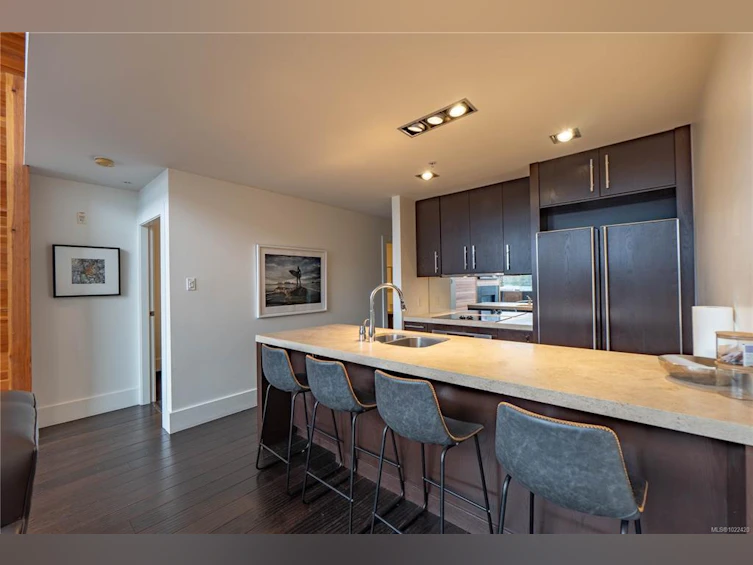 304-368 Main Street, Tofino, BC, V0R 2Z0 - 14