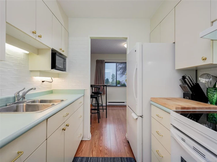 105-2610 Graham Street, Victoria, BC, V8T 3Y9 - 7