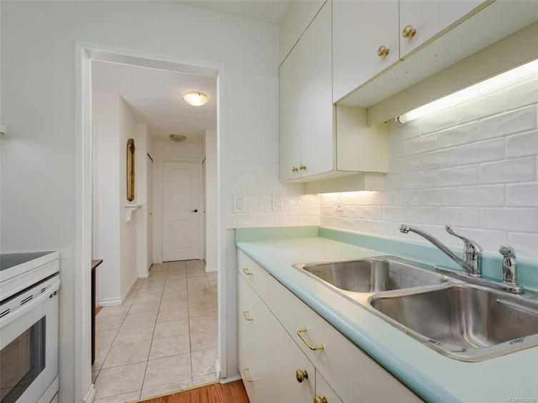 105-2610 Graham Street, Victoria, BC, V8T 3Y9 - 5