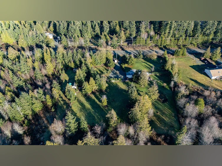 2450/2440 W Whistler Road, Qualicum Beach, BC, V9K 2A6 - 8