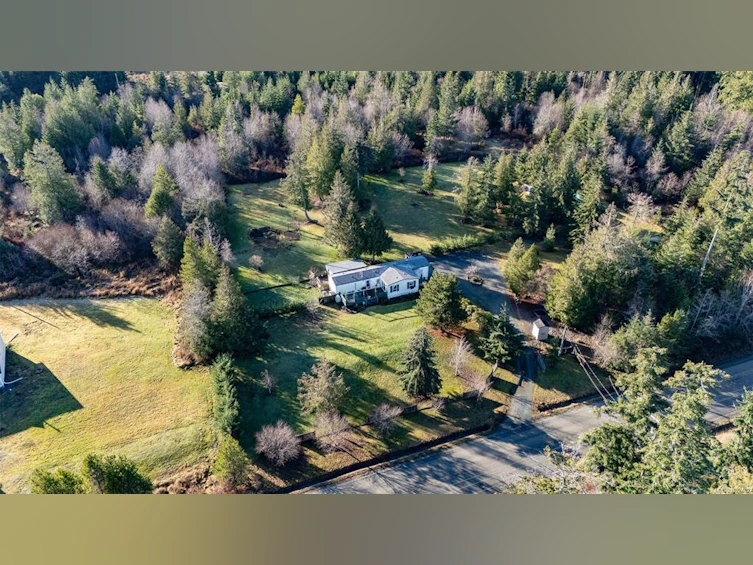 2450/2440 W Whistler Road, Qualicum Beach, BC, V9K 2A6 - 2