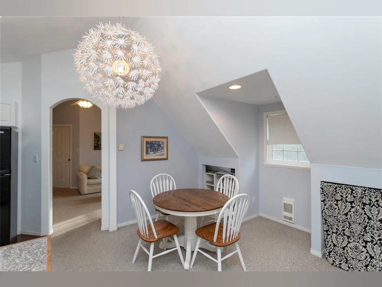 1208 Tatlow Road, North Saanich, BC, V8L 5P3 - 38