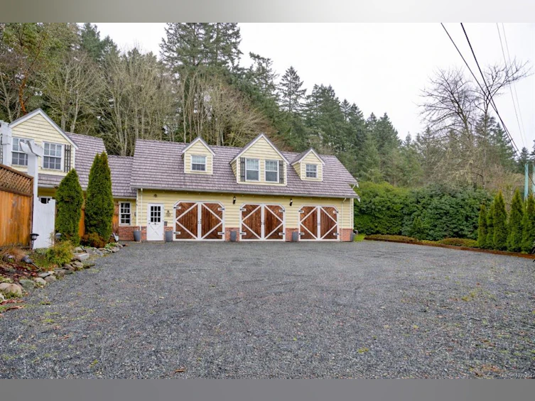 1208 Tatlow Road, North Saanich, BC, V8L 5P3 - 3