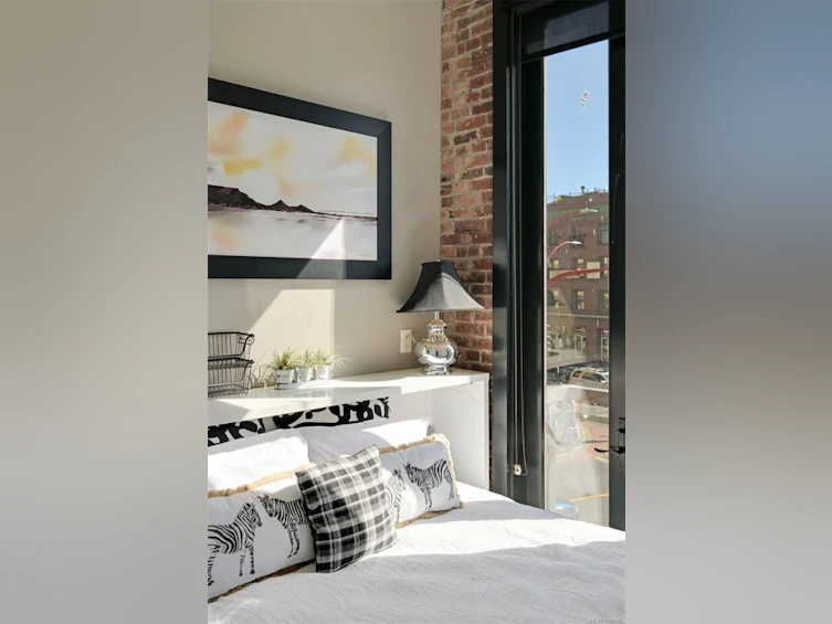 225-1610 Store Street, Victoria, BC, V8W 0E3 - 22