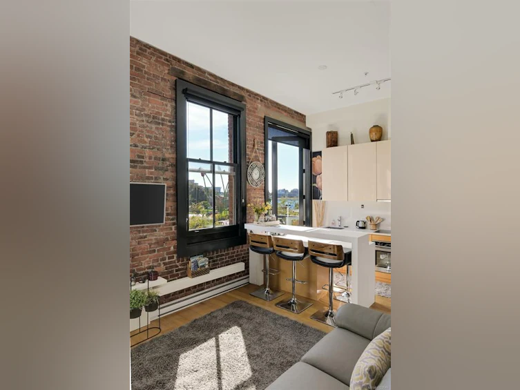 225-1610 Store Street, Victoria, BC, V8W 0E3 - 8