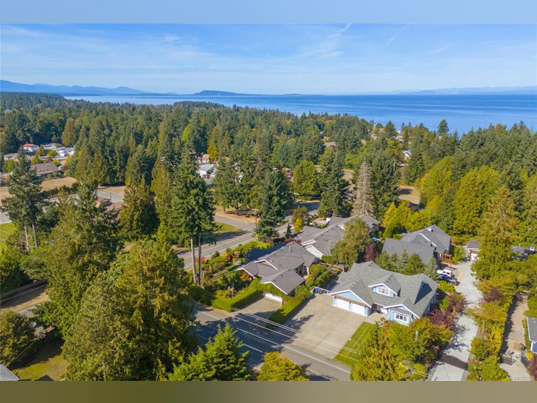 598 Arbutus Street, Qualicum Beach, BC, V9K 1K6 - 10