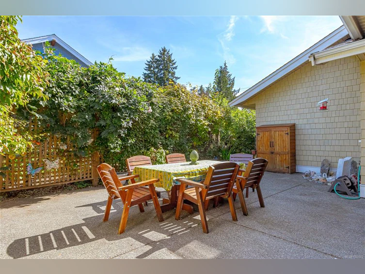 598 Arbutus Street, Qualicum Beach, BC, V9K 1K6 - 46