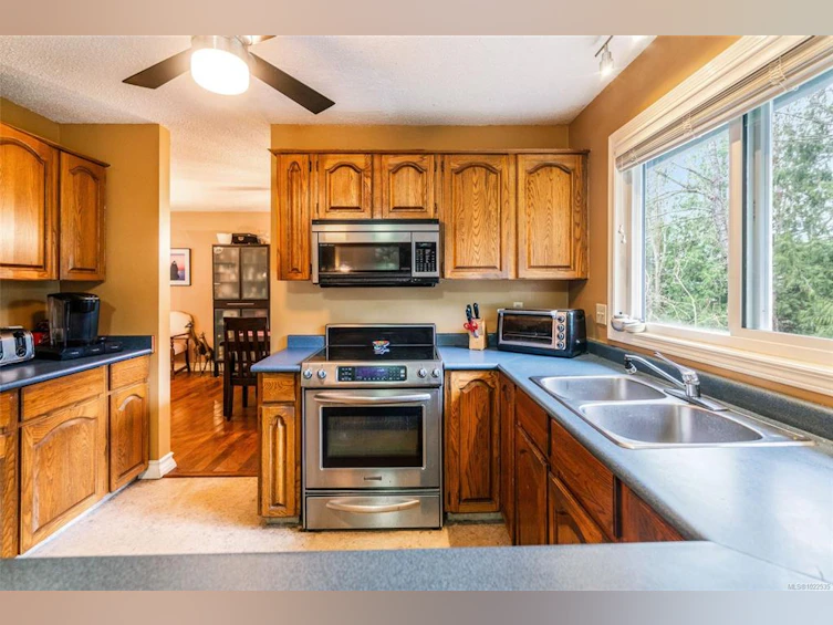 3533 Fairview Drive, Nanaimo, BC, V9T 4R5 - 3